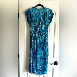 Size 6.  Stretchy & soft fabric . 96% viscose 4% elastic.  Fully lined